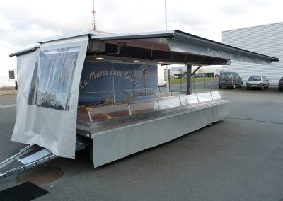 remorque étal magasin motorisée - modèle vision - réalisée pour un ostréiculteur
